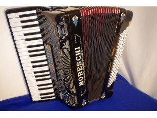 Moreschi reedless decorated lightweight accordion